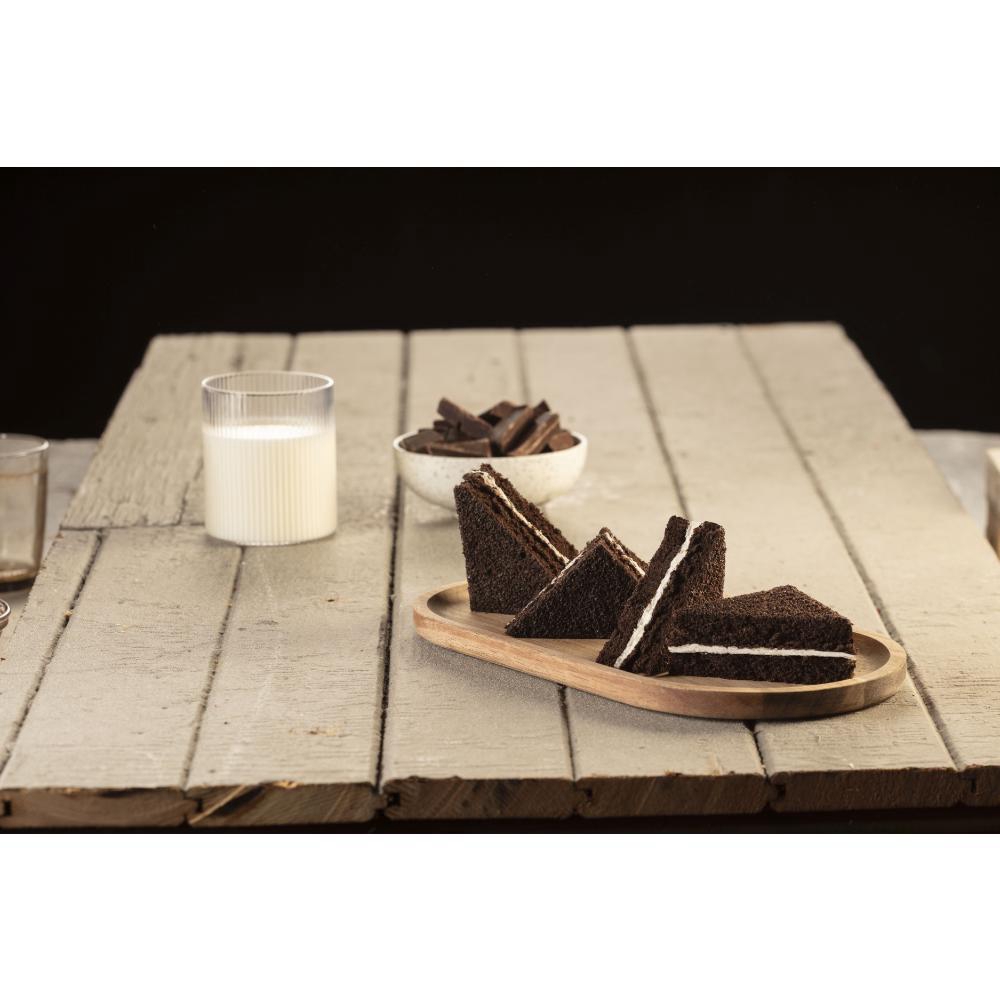 Chocolate and Vanilla Mini Triangle Sandwich Cake