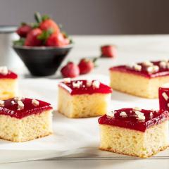 GATEAU PLAQUE AVANT.FRAISE N/COUPE