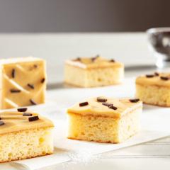 GATEAU PLAQUE AVANT.CARAMEL SALE N/COUPE