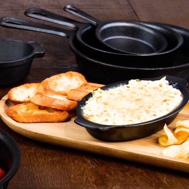 Thermalloy Round Preseasoned Cast Iron Skillet
