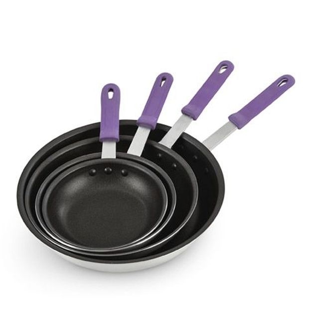 T400880 Wear Ever Aluminum Fry Pan with Steelcoat X3 Non Stick Coating And Purple Silicone Handle, 8 in