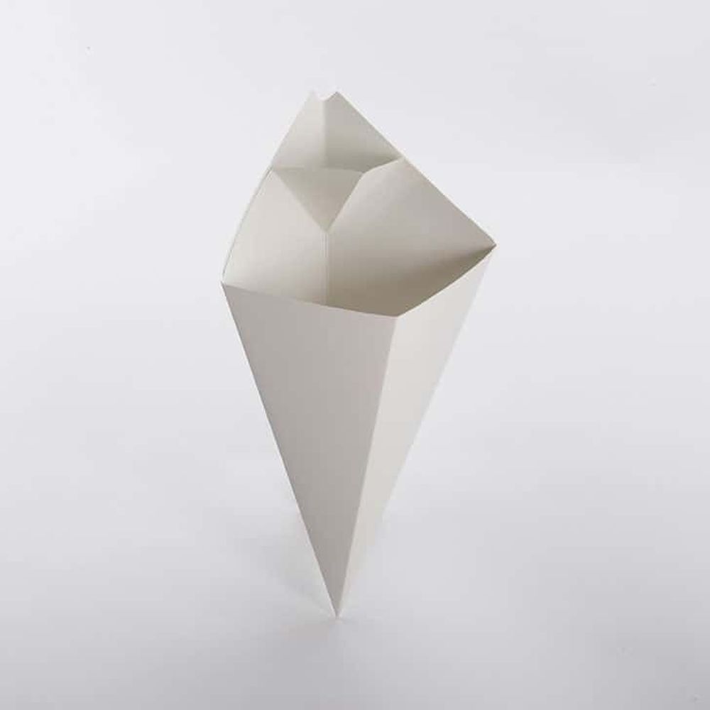 American Metalcraft White Cardboard 10 Ounce Square Cone With 5 1/2 Inch Tapered Opening, 7 1/4 Inch Height