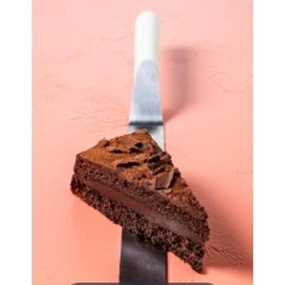 Patisserie Du Chef Triple Chocolate Cake, 4 Count