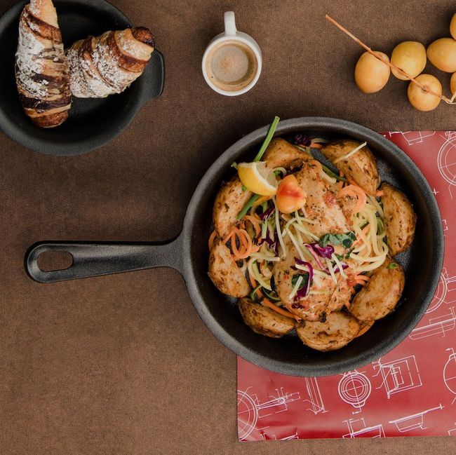 Browne Thermalloy Round Preseasoned Cast Iron Skillet, 1.38 Qt Capacity